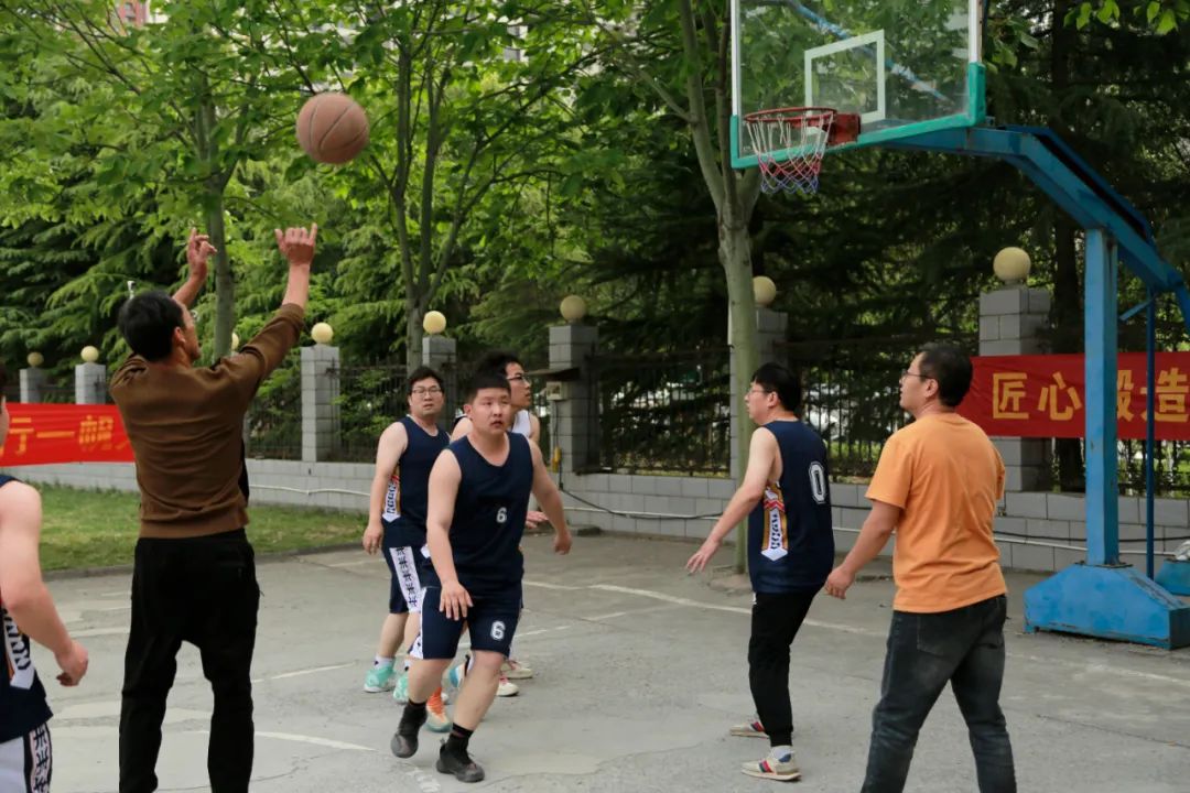 上海山美股份2025春季運動會火熱啟幕！拔河、籃球預賽燃情開戰(zhàn)